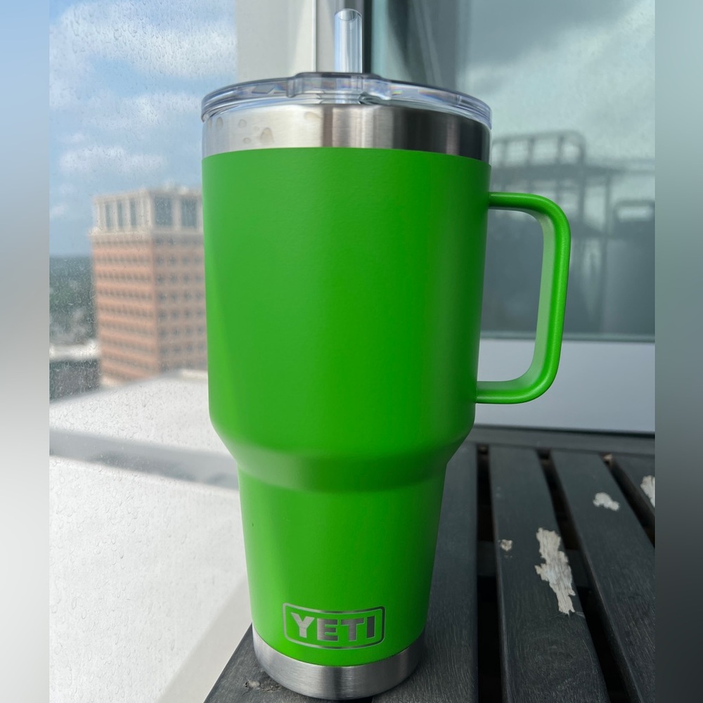 YETI 35 oz Rambler Mug with Straw Lid